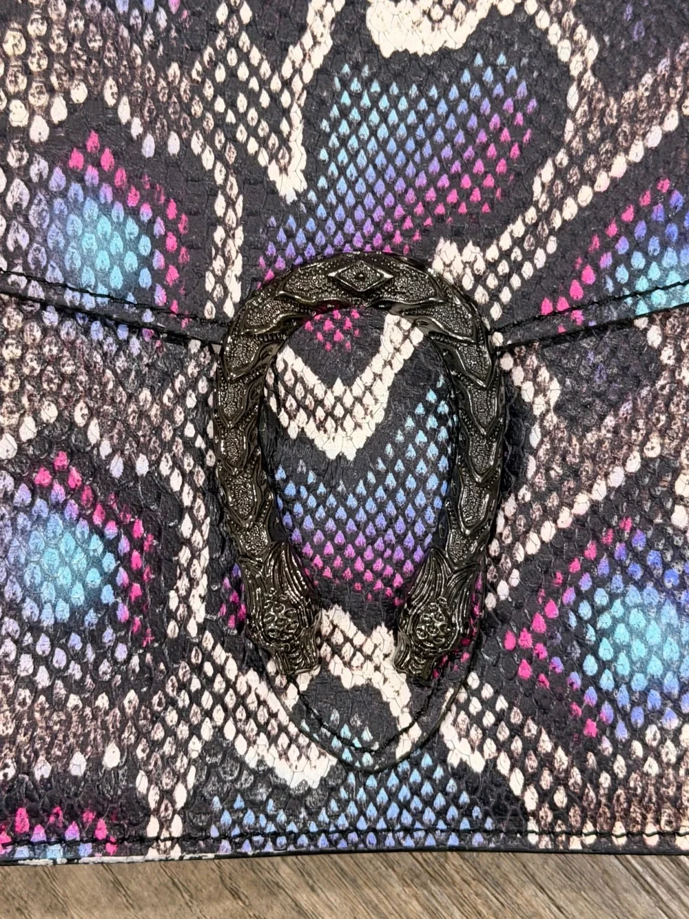 Persaman New York Made in Italy Genuine Leather Snakeprint Purse